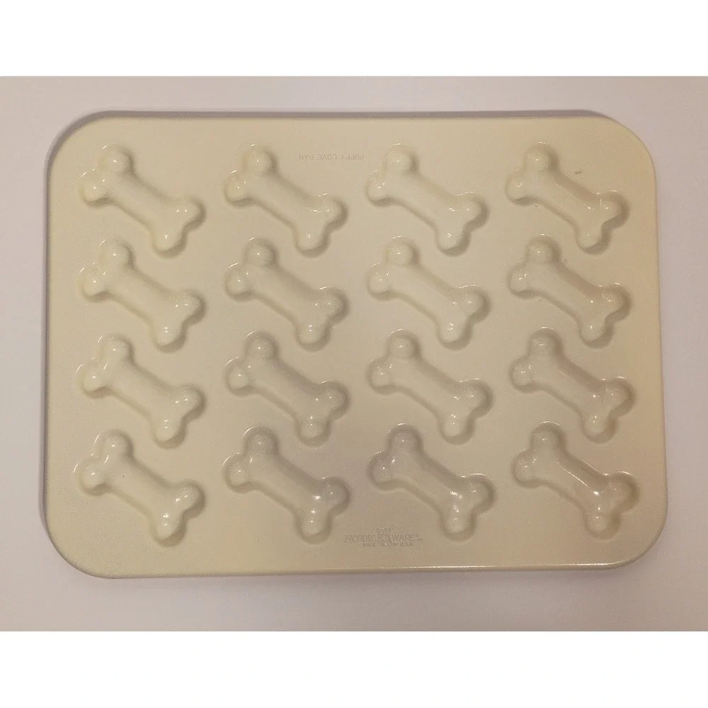 Nordic Ware Bakeware Puppy Love Treat Pan Dog Cookie Baking Pan Non Stick Mold
